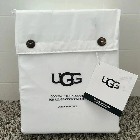 UGG Queen Sheet Set Cooling Technology For Comfort NEW - Picture 1 of 3